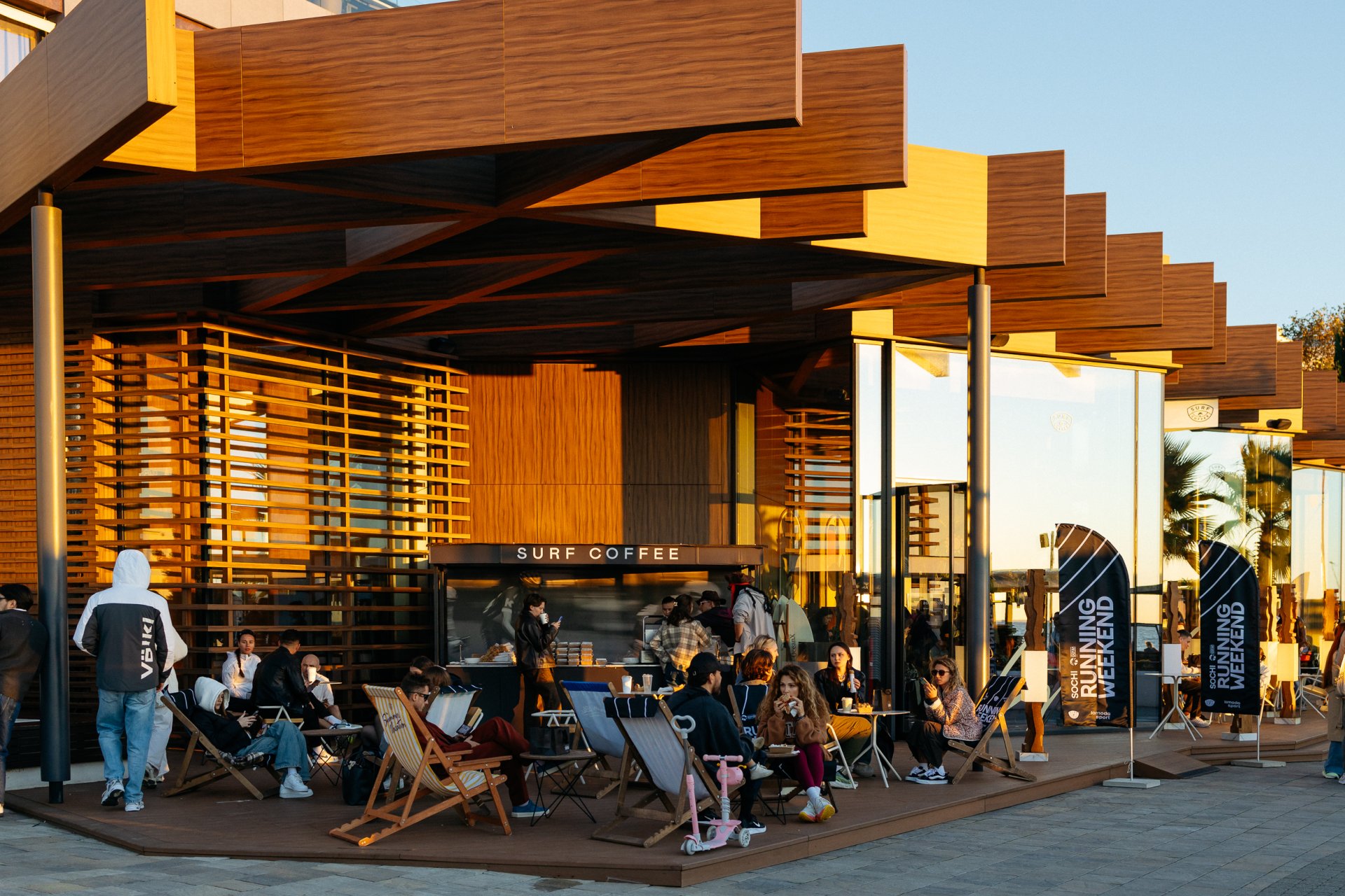 Обложка публикации «Surf Coffee x Grand Riviera – магнит на берегу моря» — МОА