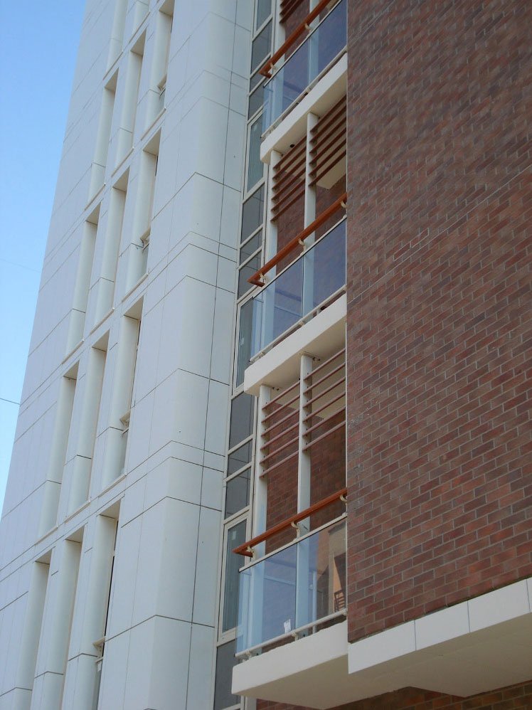 Архитектурный проект «Жилой дом с подземной автостоянкой » — Многоквартирные жилые дома — г. Краснодар, ул. Кубанская Набережная — проектирование 2004 — МОА